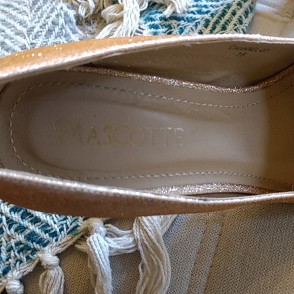 Gold pumps - Picture 5 of 5